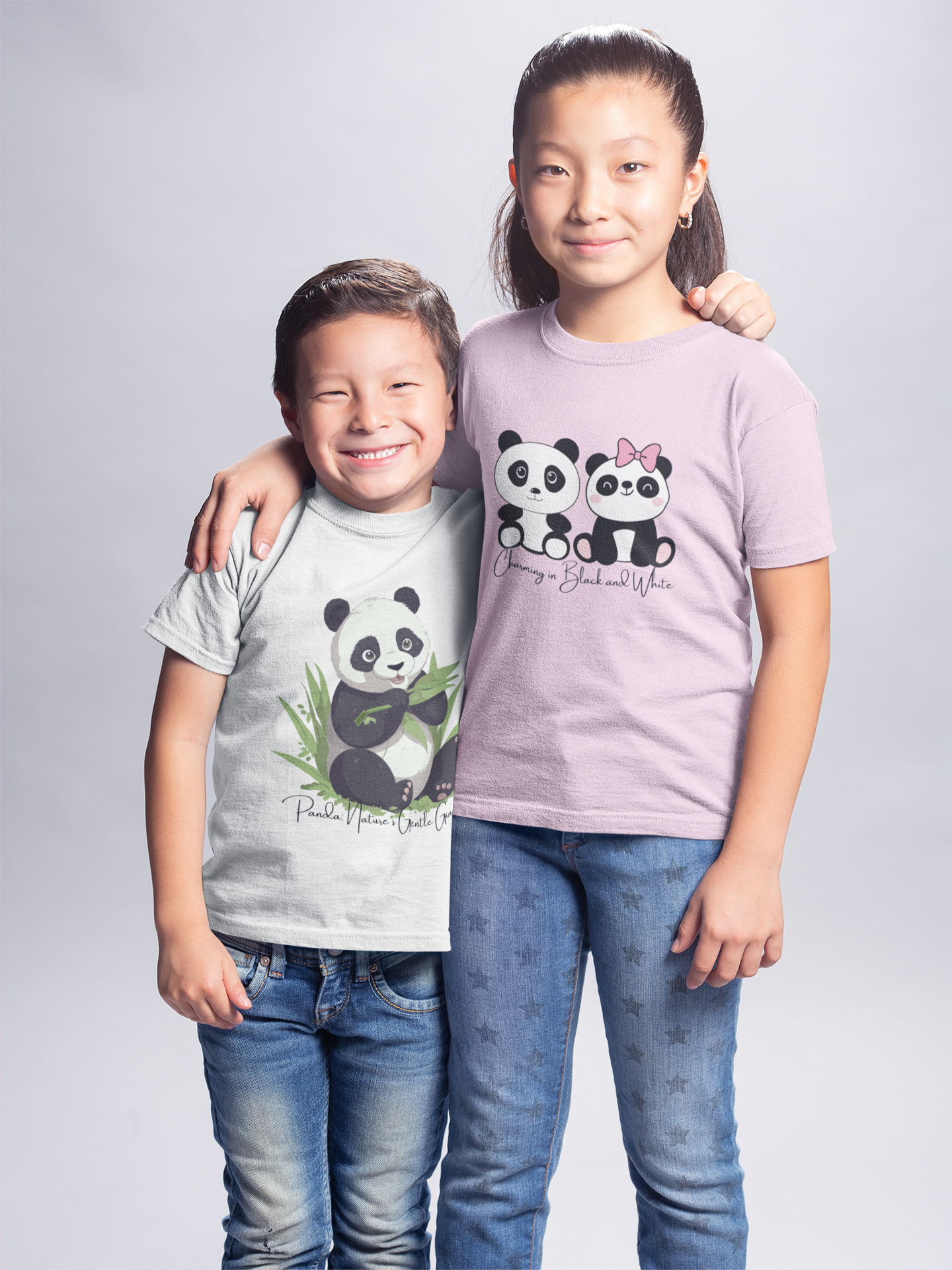 Panda: Charming in black and white - Kids Heavy Cotton™ Tee