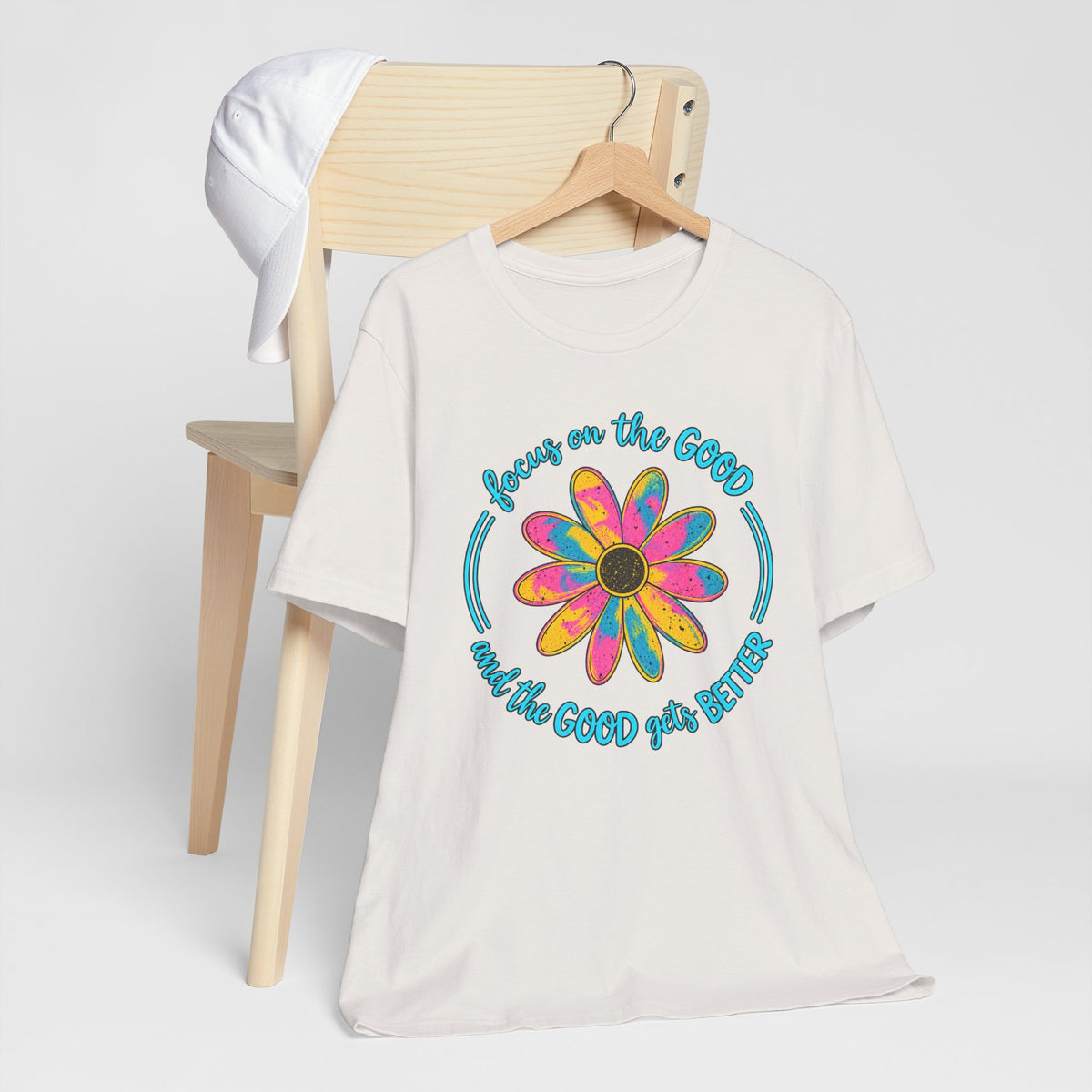Focus on the Good T-Shirt, Colorful Retro Daisy Graphic Tee - 14563